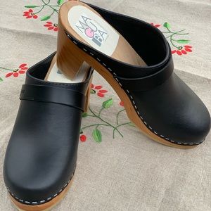 Maguba Swedish black leather clog heels (size 5.5 US)